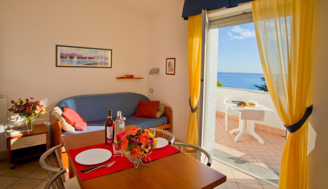 Residence Sant'Anna Pietra Ligure Bagian luar foto