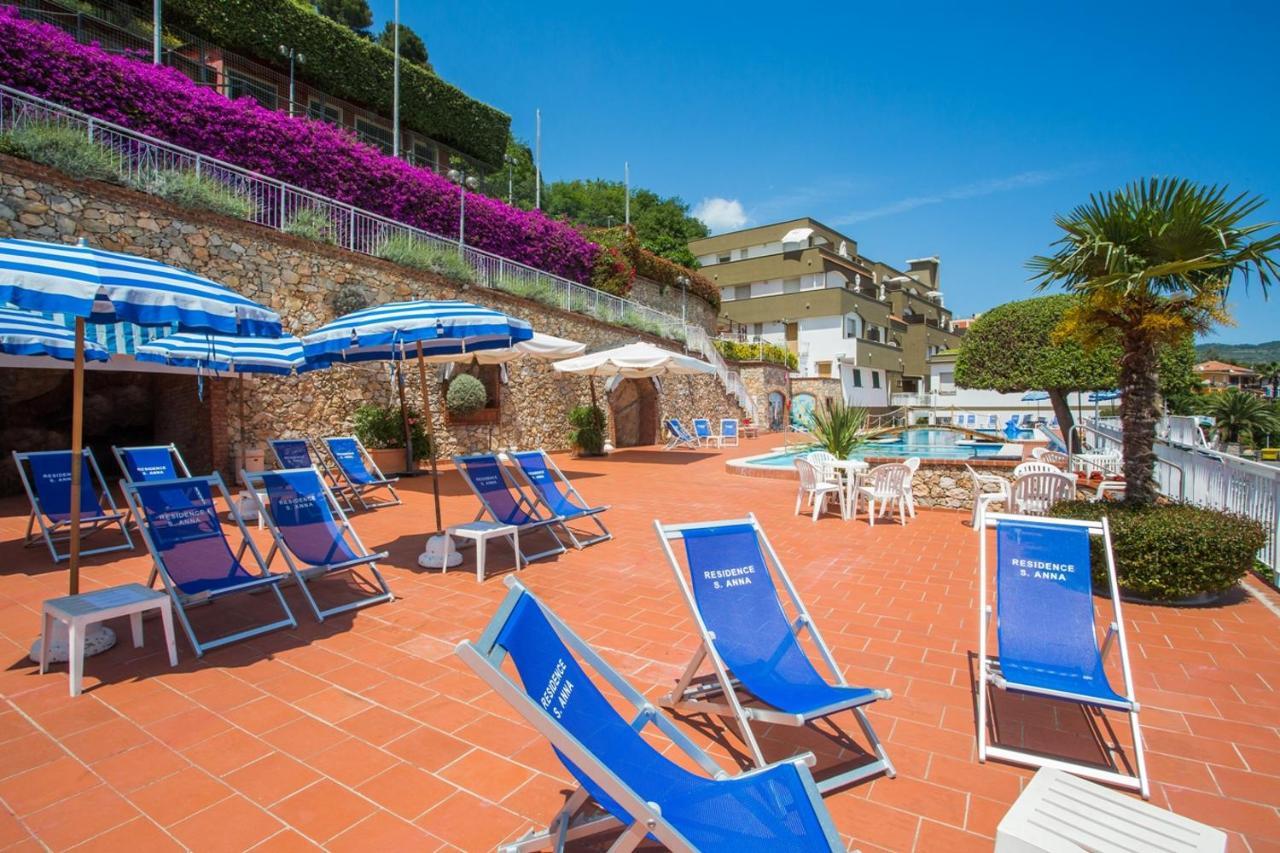 Residence Sant'Anna Pietra Ligure Bagian luar foto